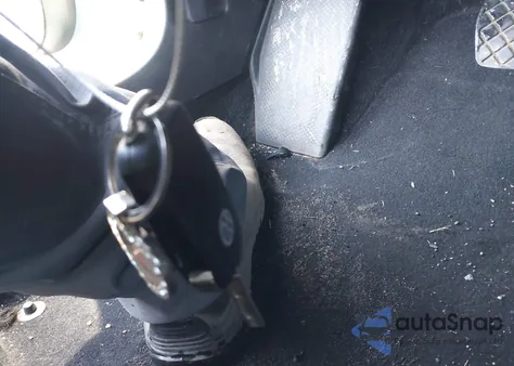 2010 Volkswagen New Beetle 2.5L Final Edition z USA, uszkodzony, nr VIN 3VWRG3AL0AM009953